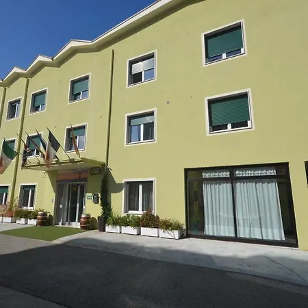 Astoria Hotel