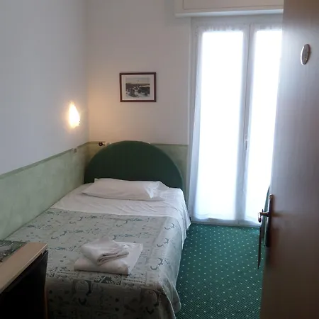 Astoria 3*