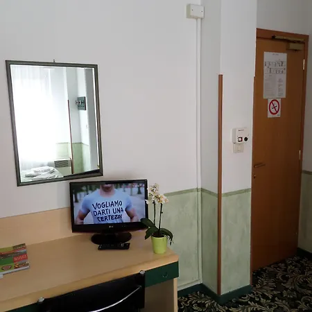 Astoria Hotel 3*