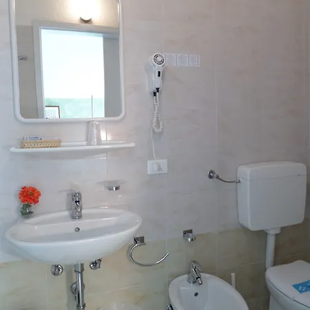 Astoria Hotel 3*
