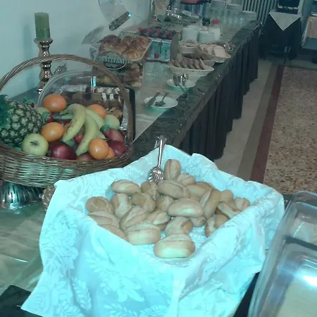Astoria Hotel 3*