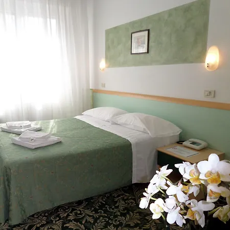 Hotel Astoria 3*