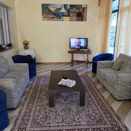 Astoria Hotel 3*