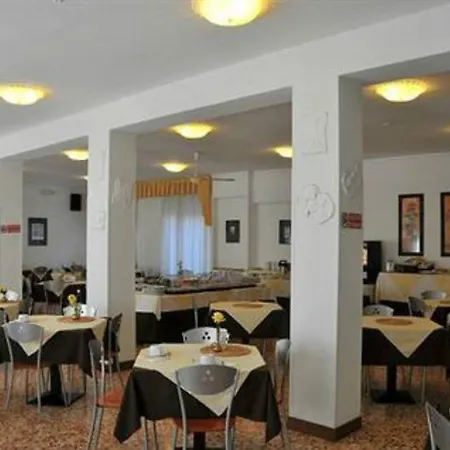 Astoria 3*