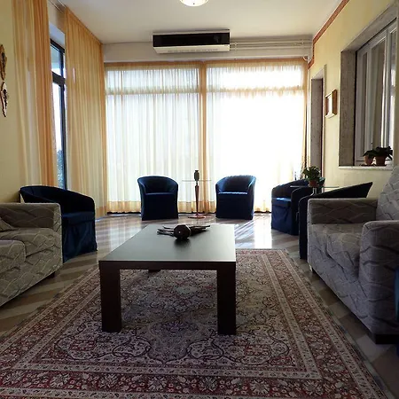 Astoria 3*